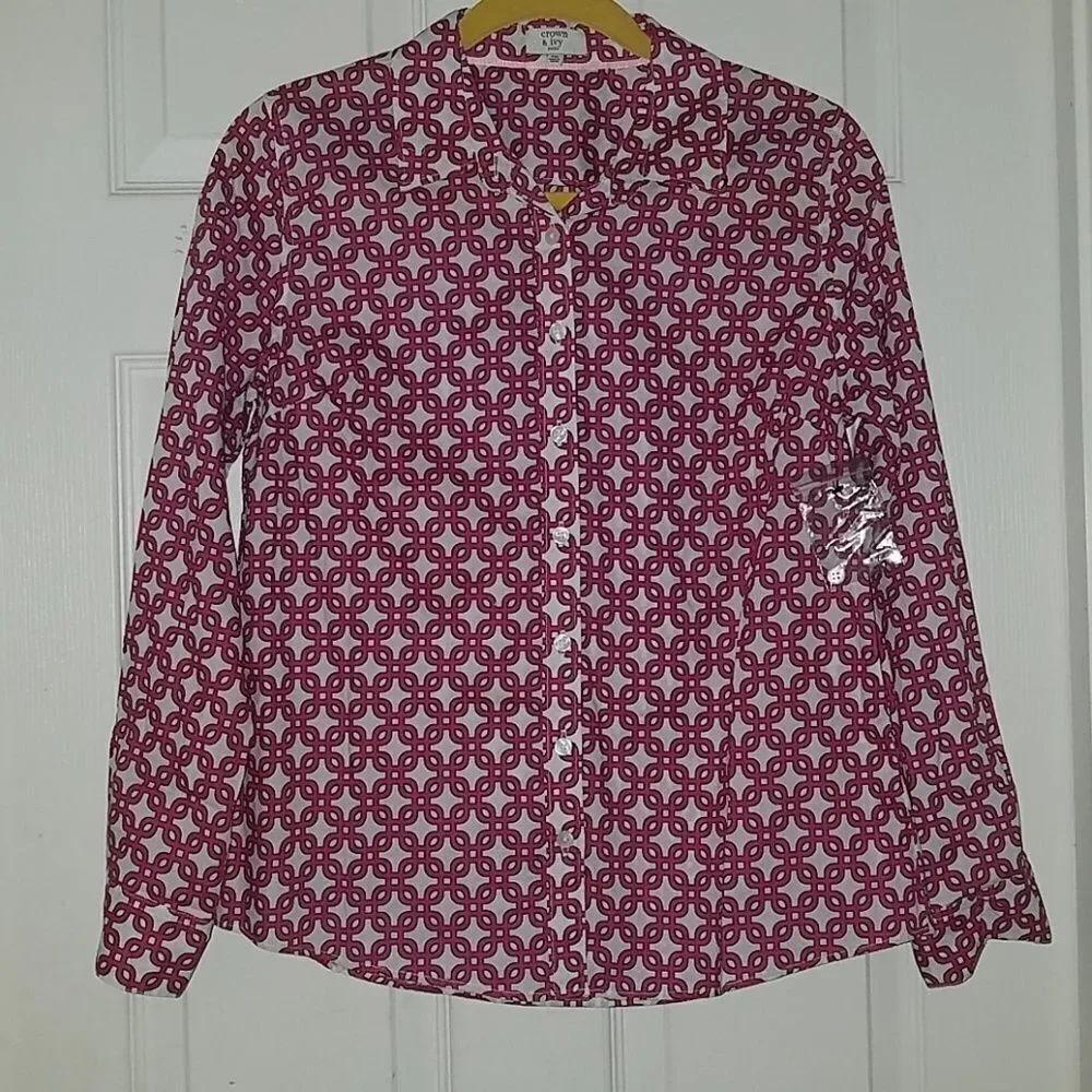Crown & Ivy long sleeve button down top Sz PM